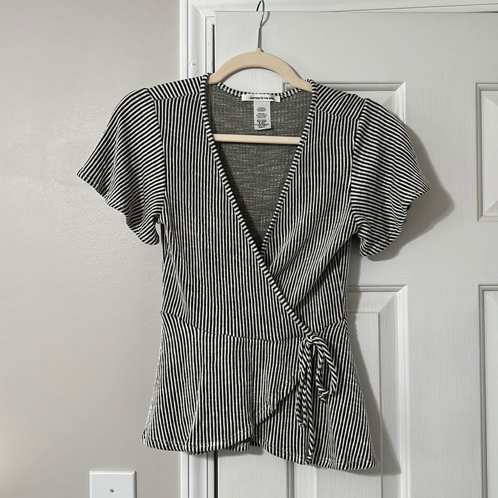 Tie front short sleeve blouse